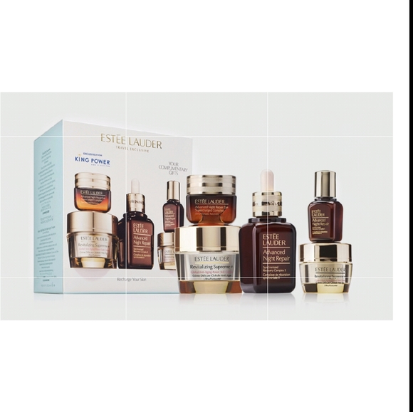 Brand new in sealed packaging, authentic Estee Lauder Glowing skin essentials - Picture 2 of 3